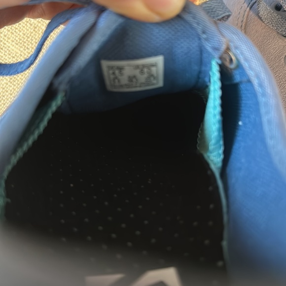 New Van’s women’s sneakers size 6 - Picture 4 of 4